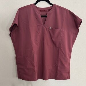 Fabletics Moonlight Mauve Evolve 3-pocket Scrub Top